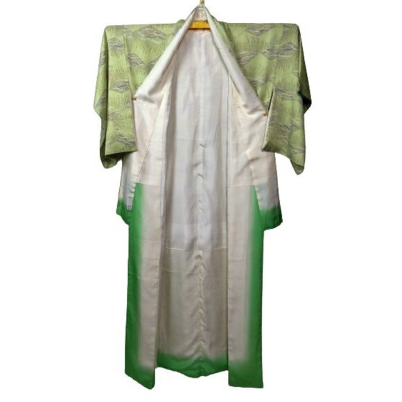Vintage Houmongi (long) Silk Kimono ONE SIZE Green Abstract flowers and Clouds - Picture 2 of 9